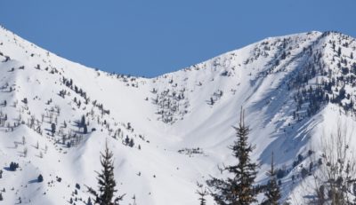Feb 3rd natural avalanche in the headwaters of Eagle Creek: SW aspect, crown is more than 500' wide.
