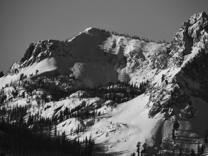 Avalanches that released around December 21st. Note the smaller avalanches in the foreground that released in more sheltered, mid-elevation terrain.