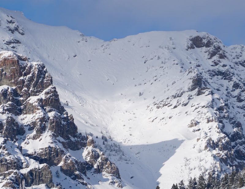Multiple large avalanches on SW-S-SE alpine terrain on Boulder Peak. 