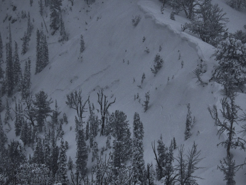 This large natural avalanche appears to have failed during the day on Friday. It failed on a N facing slope at 9,200', near Titus Lake. 