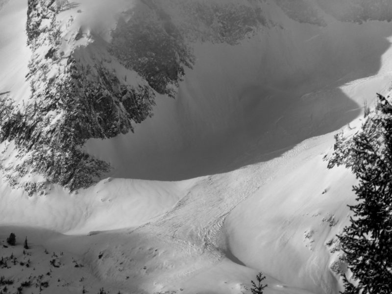This large avalanche released at about 9,600' on an E face of Merritt Pk in the Sawtooths. 