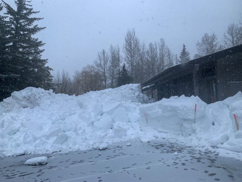 This large roof avalanche released in Ketchum. It could have easily buried a vehicle or multiple people. 
