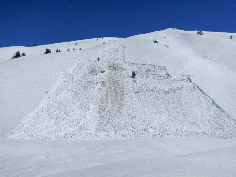 This wet slab avalanche released at 6,100' on a W aspect above Gimlet. 