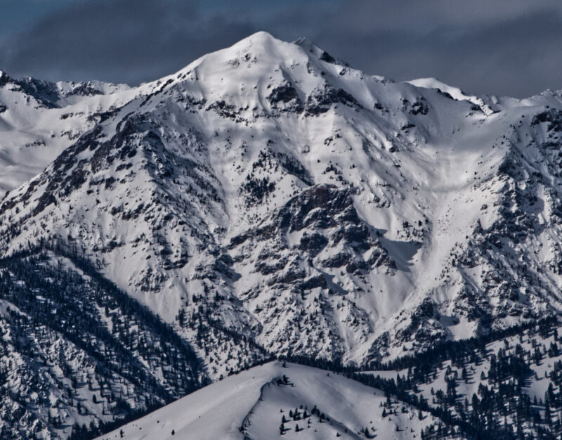 (3/11/23) Very large avalanches on E-SE slopes around 10,300' on Boulder Peak.
