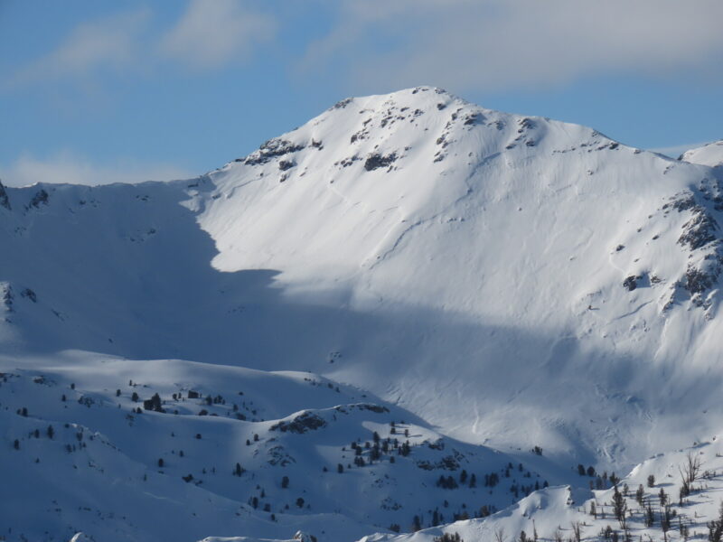 This very large persistent slab avalanche was observed in the Boulder Mountains. It failed over 3,000' wide, wrapping around S-SE-E-NE aspects between 10,000' and 10,800'.