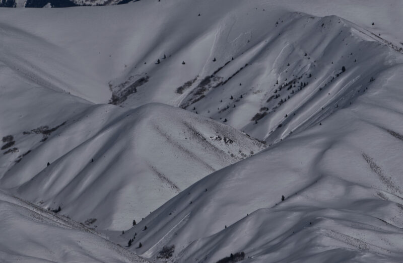 (3/11/23) Multiple large avalanches on W-N-NW slopes at 7200-8000'.